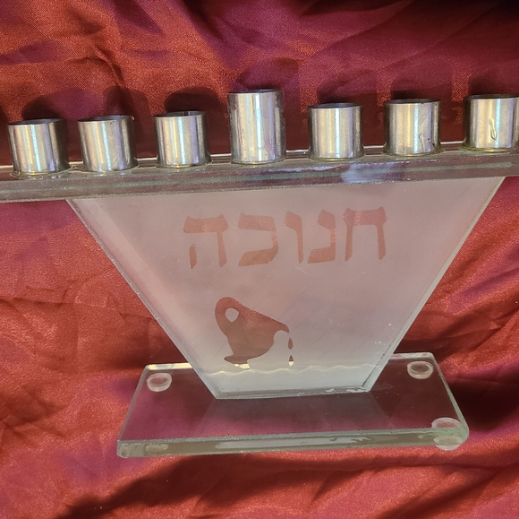 Classic Judaica Frosted Glass Hanukkah Menorah - Picture 3 of 7